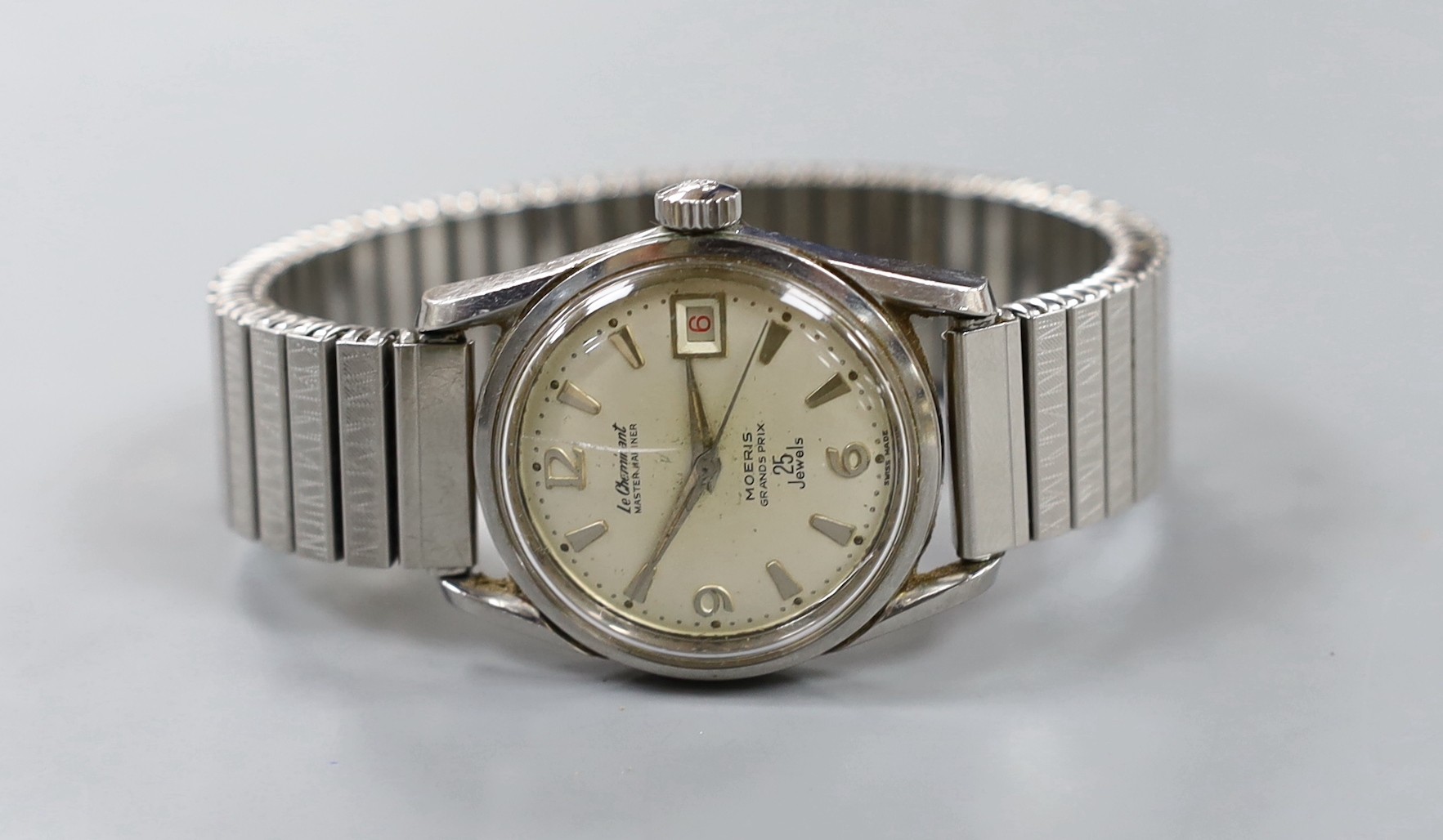 A gentleman's stainless steel Le Chaminent Master Mariner wrist watch, on associated flexible bracelet.